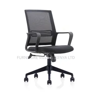 Office Chair:Office Captain’S Chair With Cushioned Mesh Back