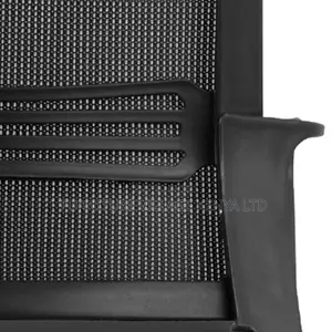 Office Chair:Office Captain’S Chair With Cushioned Mesh Back