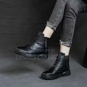 Ladies Leather Cash Boots