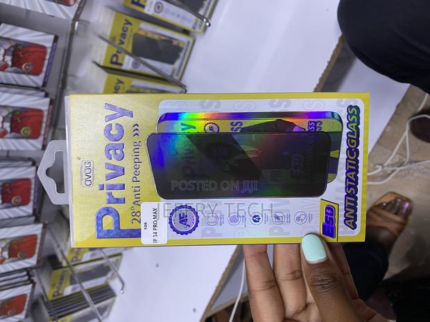 Unirpo Anti-Static Privacy Screen Protector for 14 Pro Max - main view