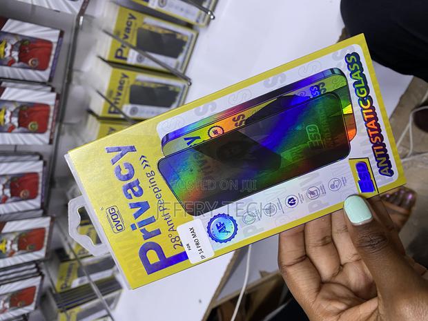 Unirpo Anti-Static Privacy Screen Protector for 14 Pro Max - thumbnail 2