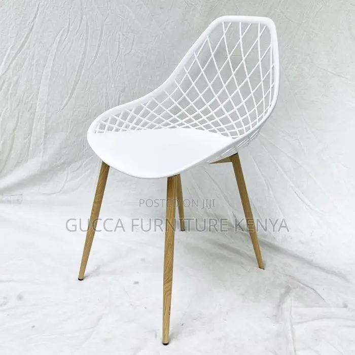 Dining Chair: Plastic Back Coffee Chair With Wood Iron Leg