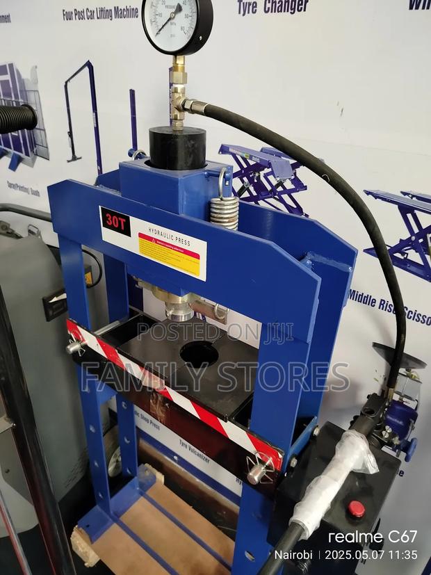 Heavy Duty Commercial 30t Hydraulic Press Machine.