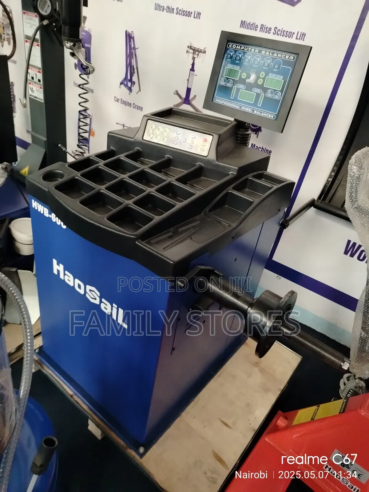 Commercial Wheel Balancing Machine