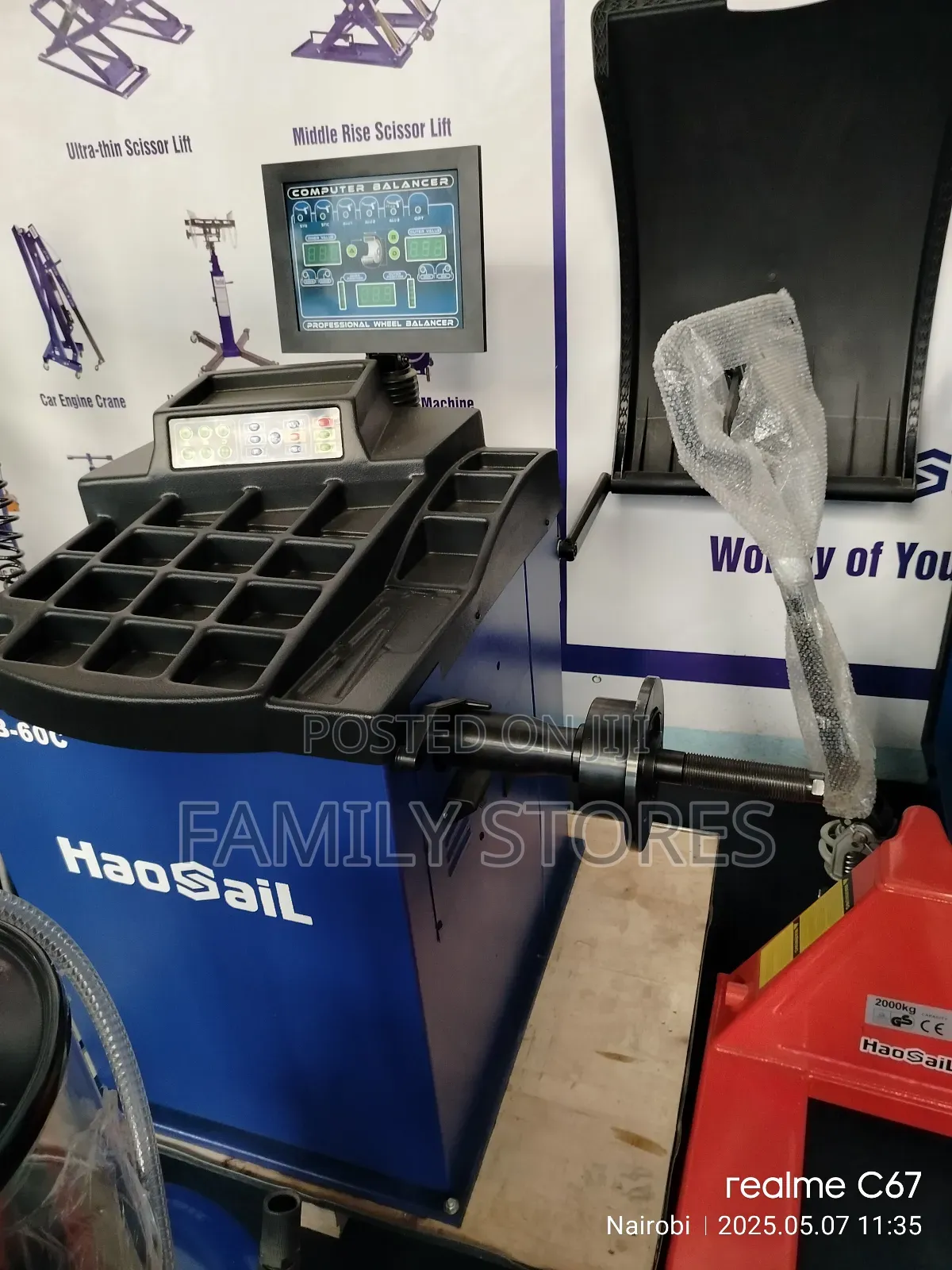 Commercial Wheel Balancing Machine