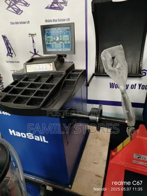Commercial Wheel Balancing Machine