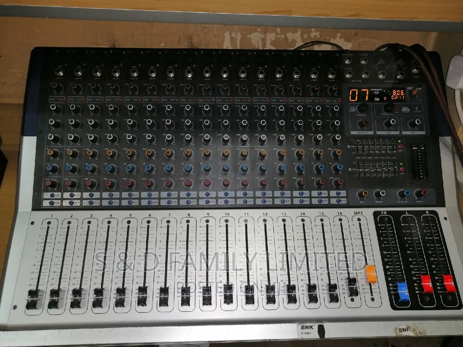 Yamaha Pev Pro 16 Channels Powered Mixer