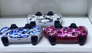 Well Kept Ps5 Controllers - thumbnail 2