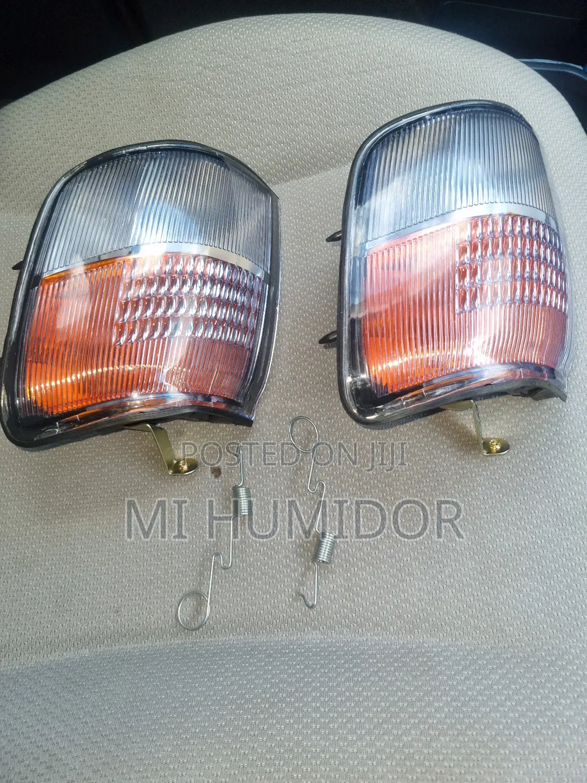 LHS Mitsubishi Pajero / Shogun Corner Indicator Lights