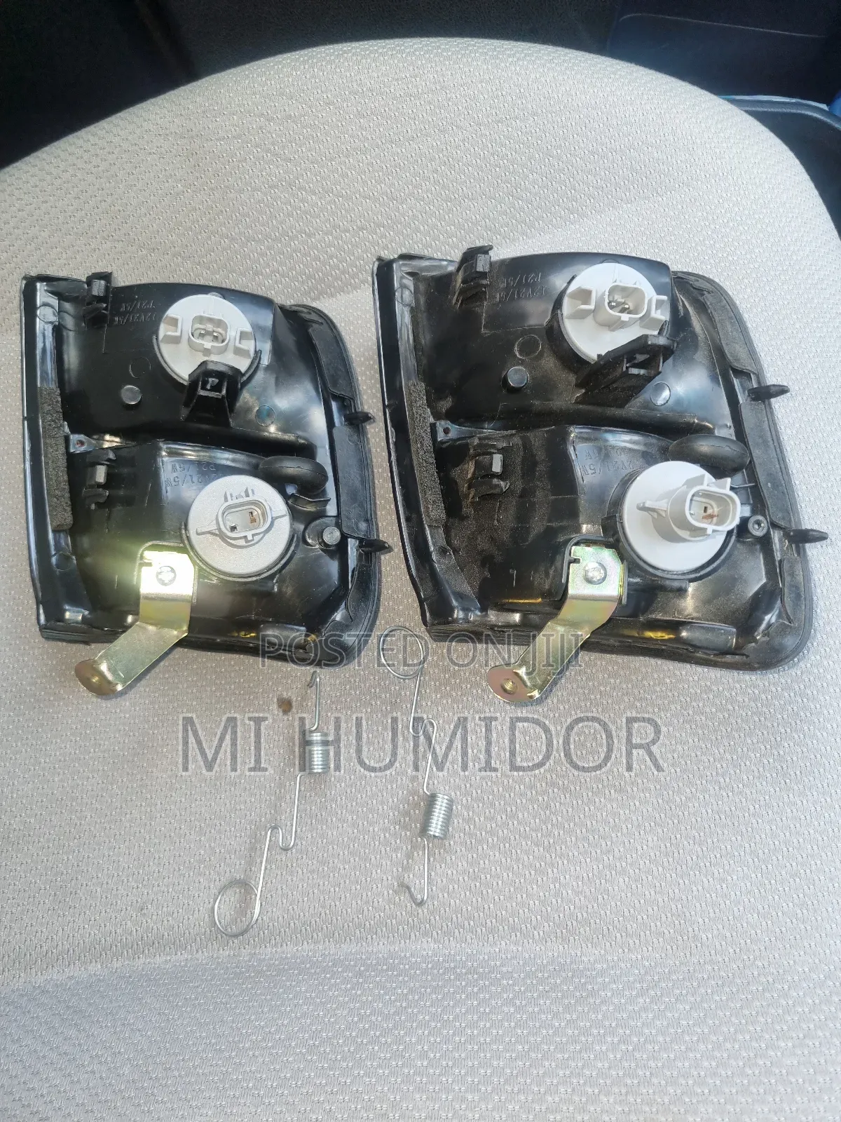 LHS Mitsubishi Pajero / Shogun Corner Indicator Lights
