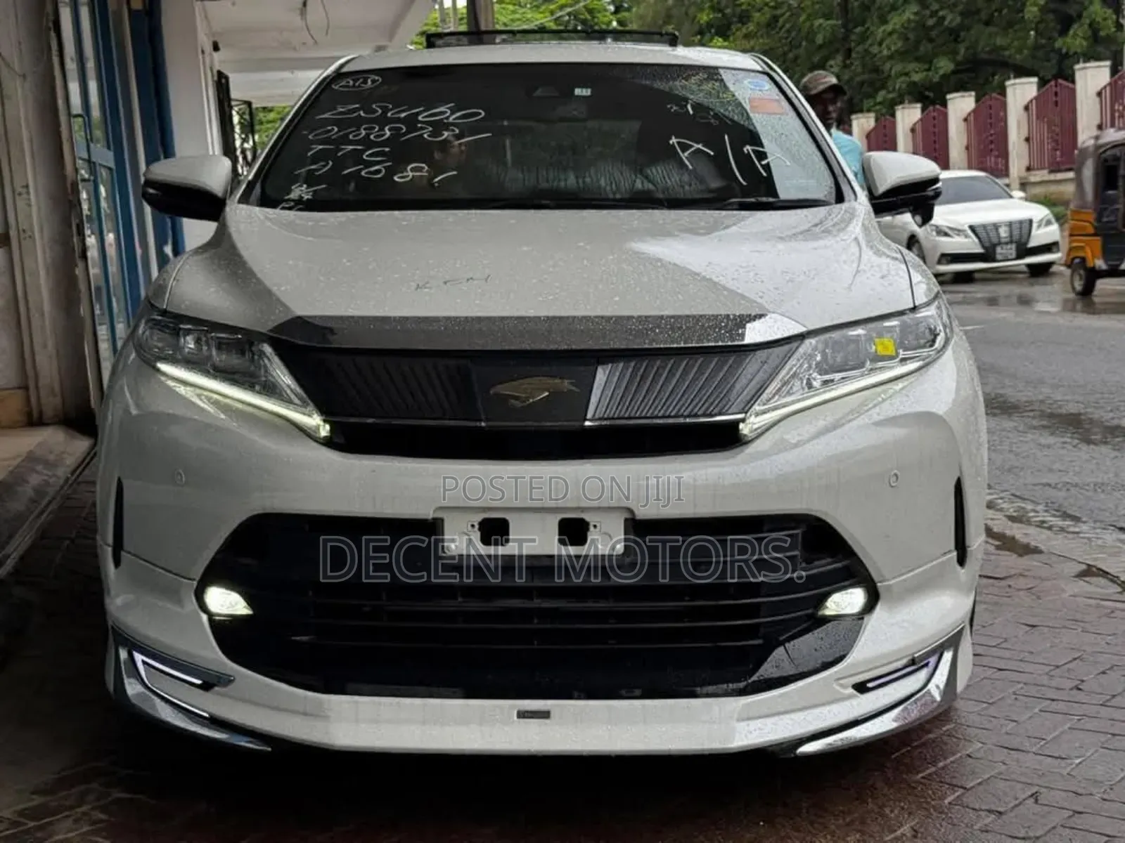 Toyota Harrier 2.0 Turbo 2019 White