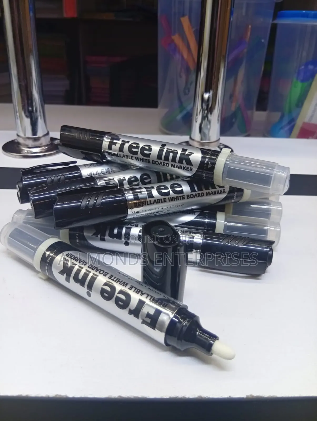 Free Ink Whiteboard Refillable Marker Pens