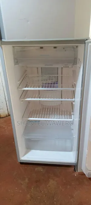 Hitachi Large Refrigerator <>/2 Door Frost at Free