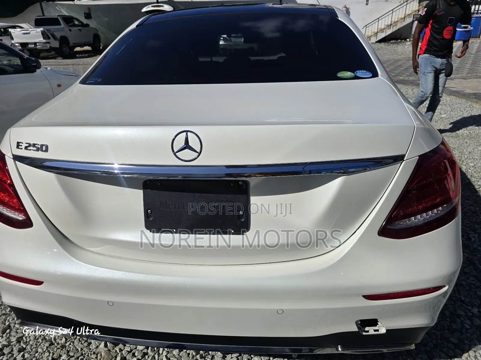 Mercedes-Benz E250 2019 Off white