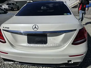 Mercedes-Benz E250 2019 Off white