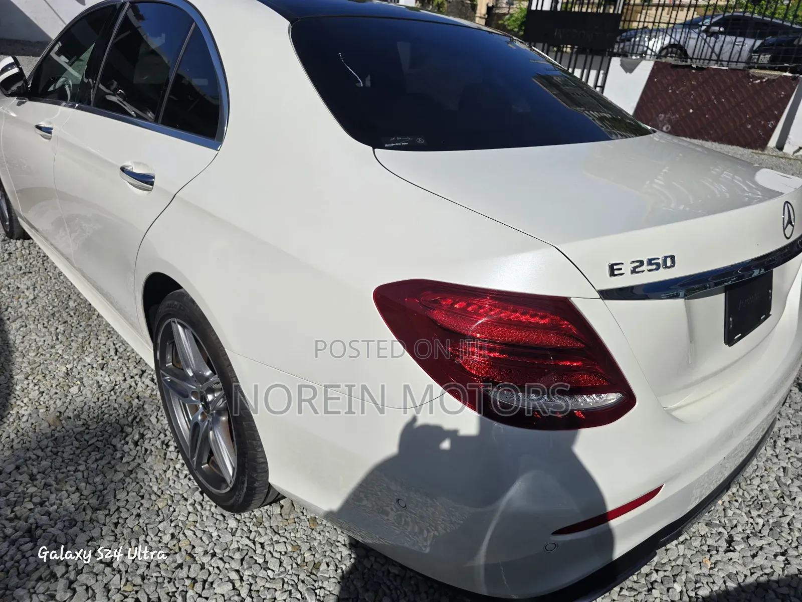 Mercedes-Benz E250 2019 Off white