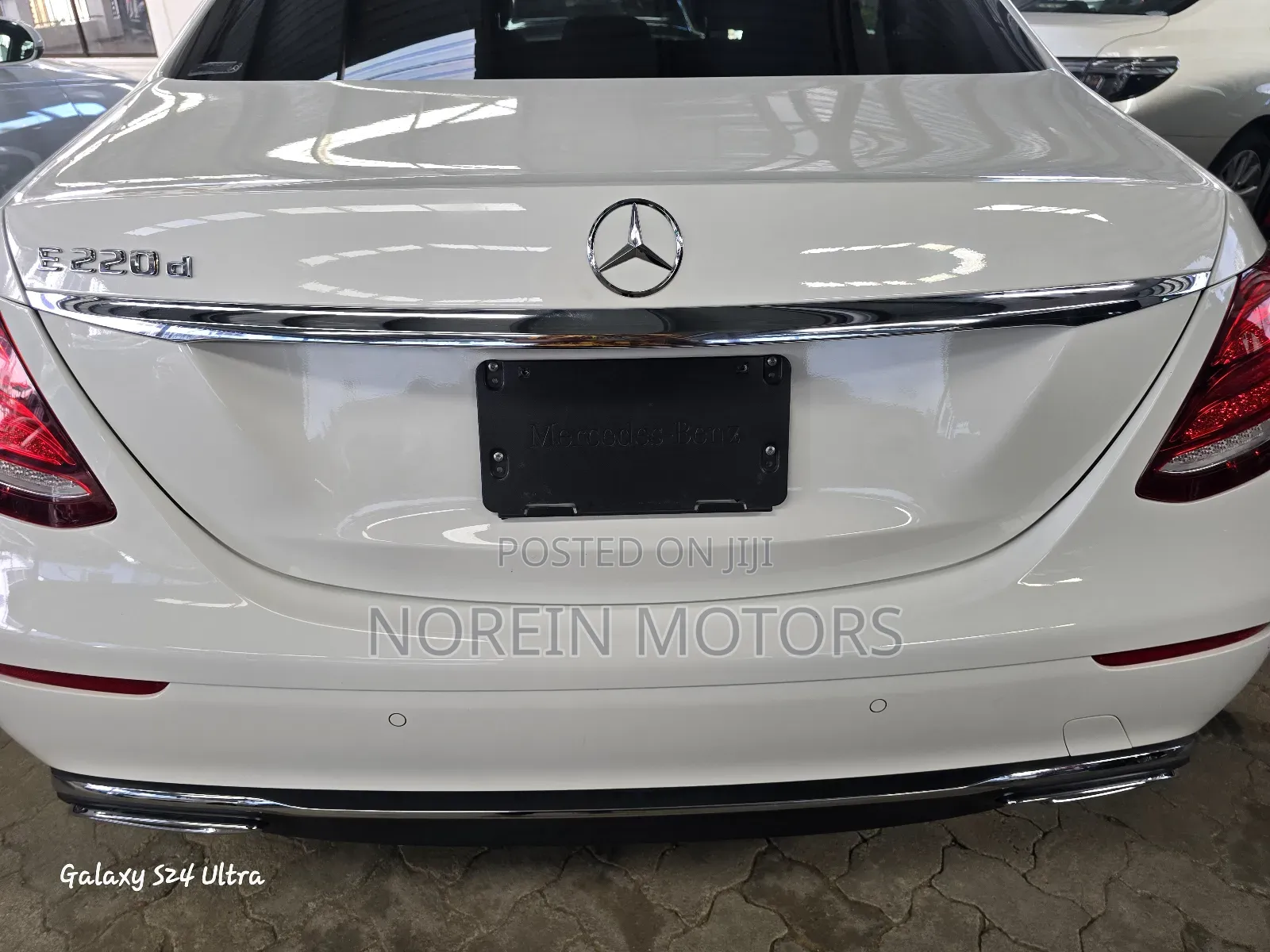 Mercedes-Benz E220 2019 Off white