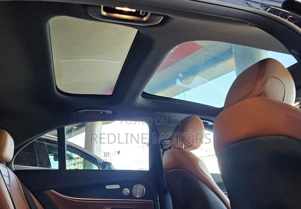 Mercedes-Benz E300 2019 Blue