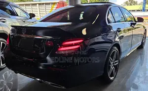 Mercedes-Benz E300 2019 Blue