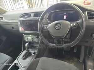 Volkswagen Tiguan 2018 Gray