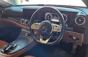 Mercedes-Benz E300 2019 Blue