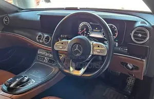 Mercedes-Benz E300 2019 Blue