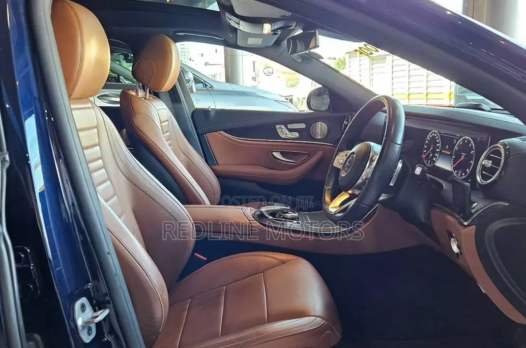 Mercedes-Benz E300 2019 Blue