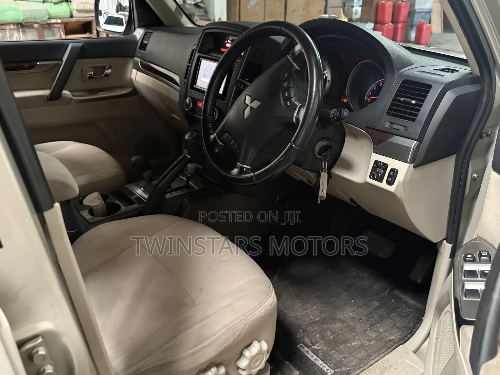 Mitsubishi Pajero V90 3.2 DI-D 2014 Gray