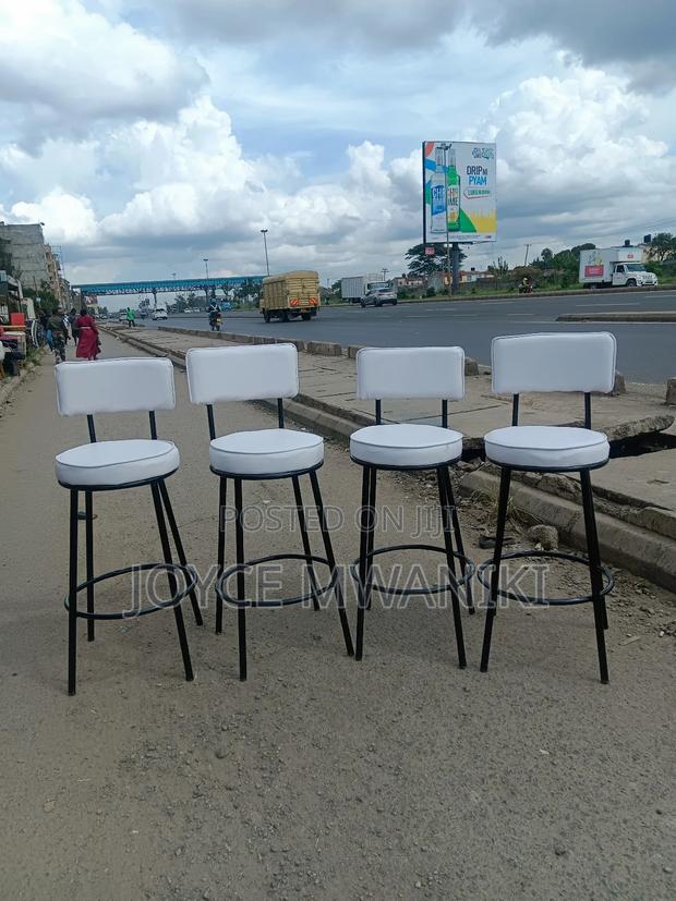 Black and White Kitchen Counter Stools or Bar Stools 