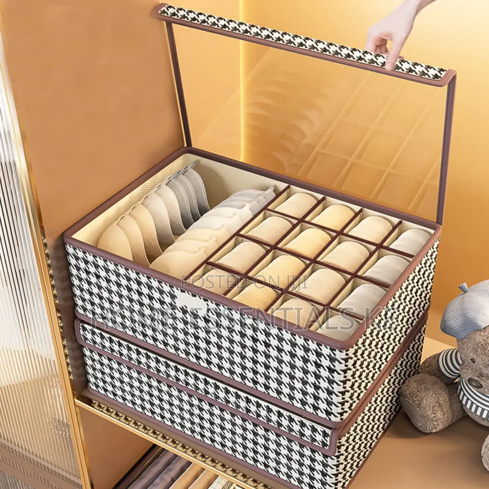 *17 Grid Foldable Undergarment Organizer*