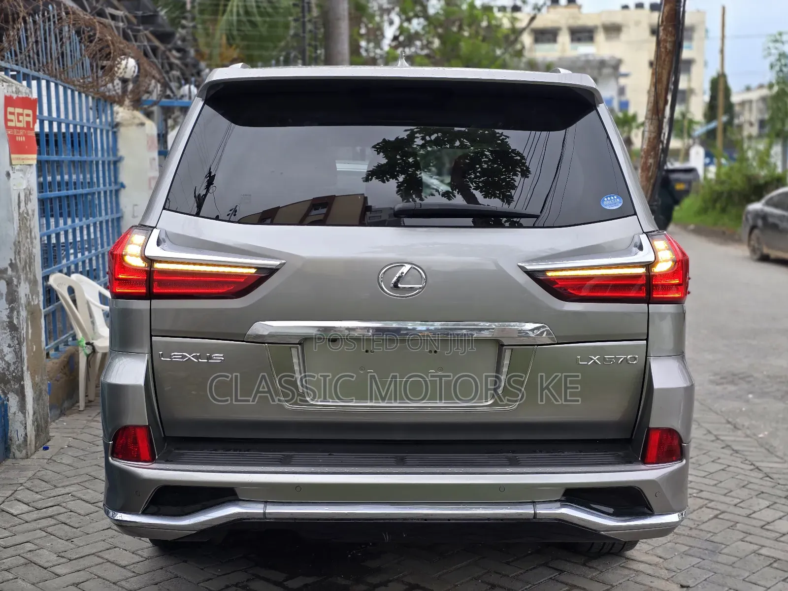 Lexus LX 570 (5 seats) AWD 2018 Gold