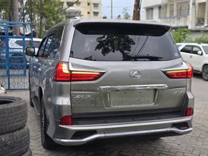 Lexus LX 570 (5 seats) AWD 2018 Gold