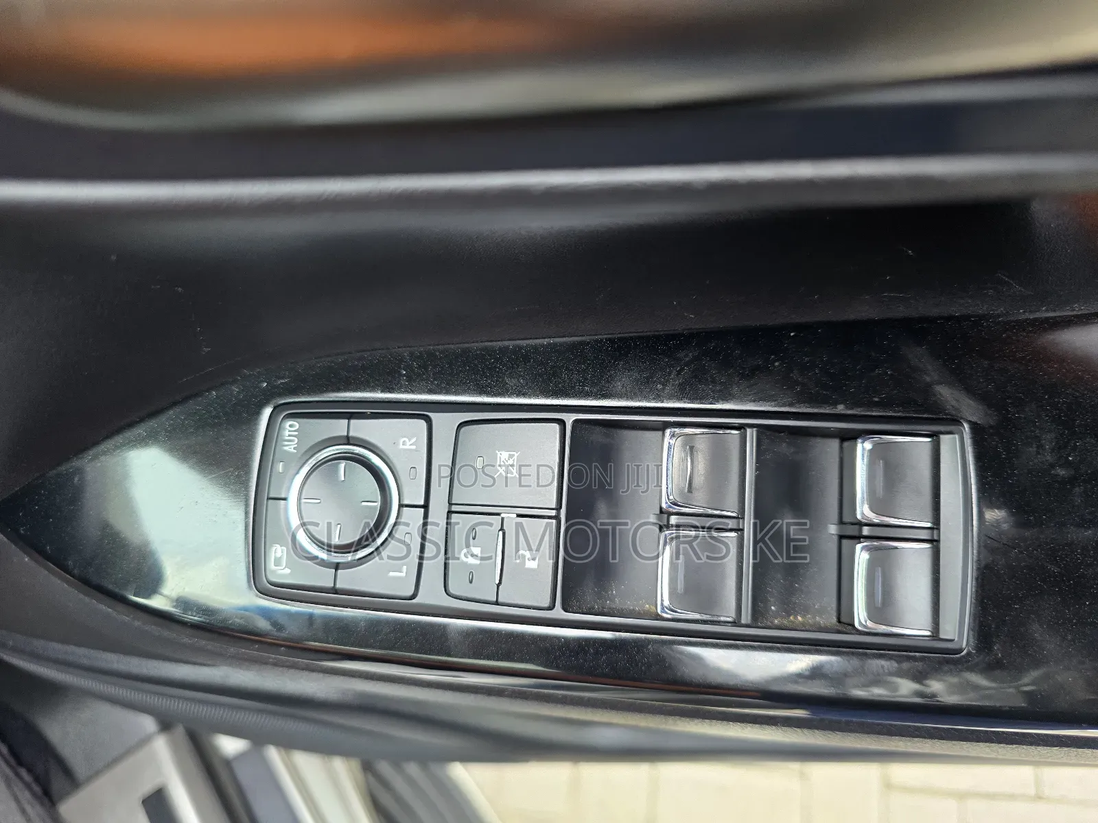 Lexus LX 570 (5 seats) AWD 2018 Gold