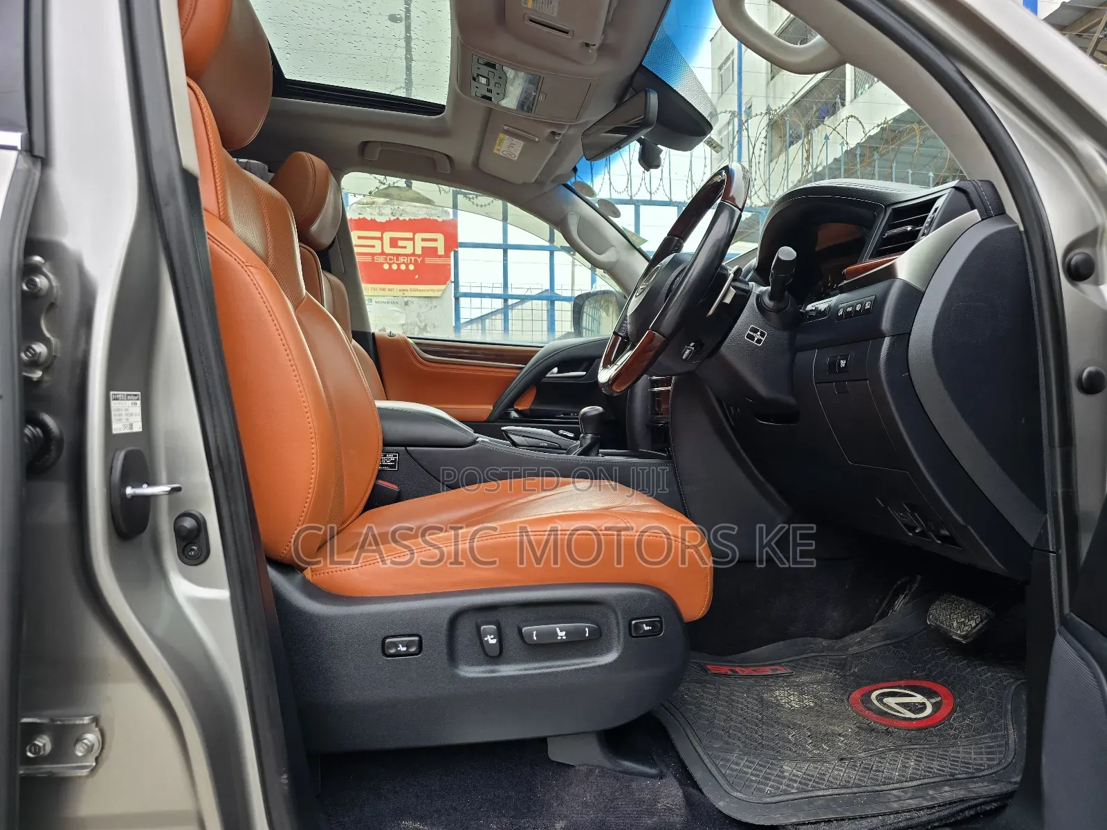 Lexus LX 570 (5 seats) AWD 2018 Gold