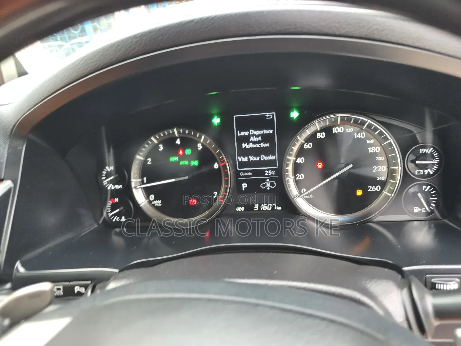 Lexus LX 570 (5 seats) AWD 2018 Gold