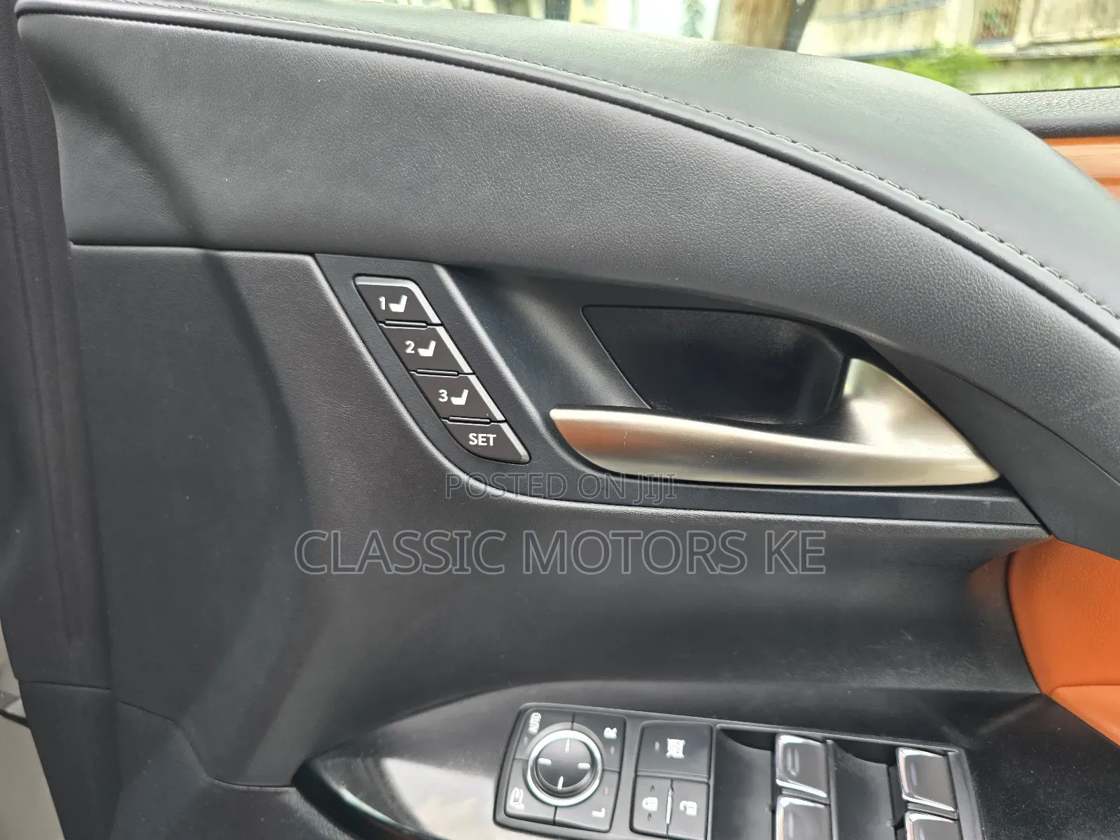 Lexus LX 570 (5 seats) AWD 2018 Gold