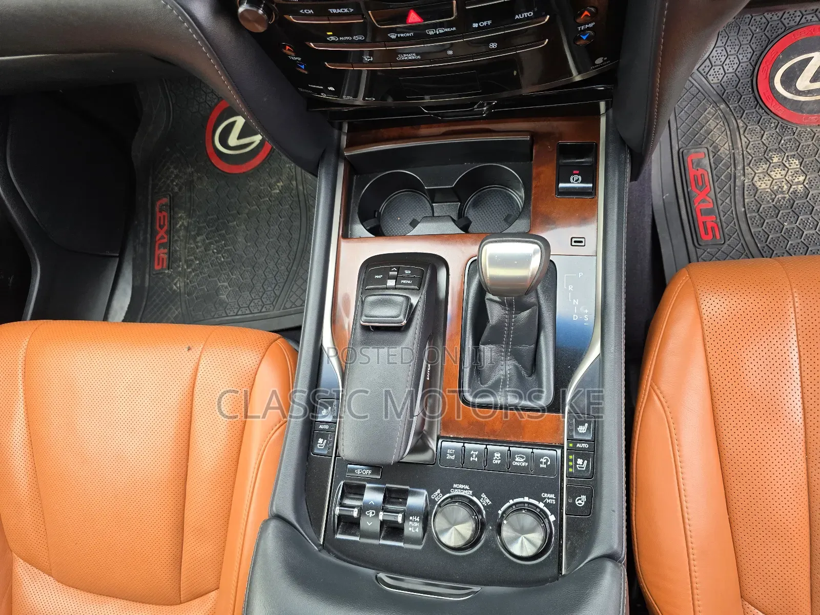 Lexus LX 570 (5 seats) AWD 2018 Gold