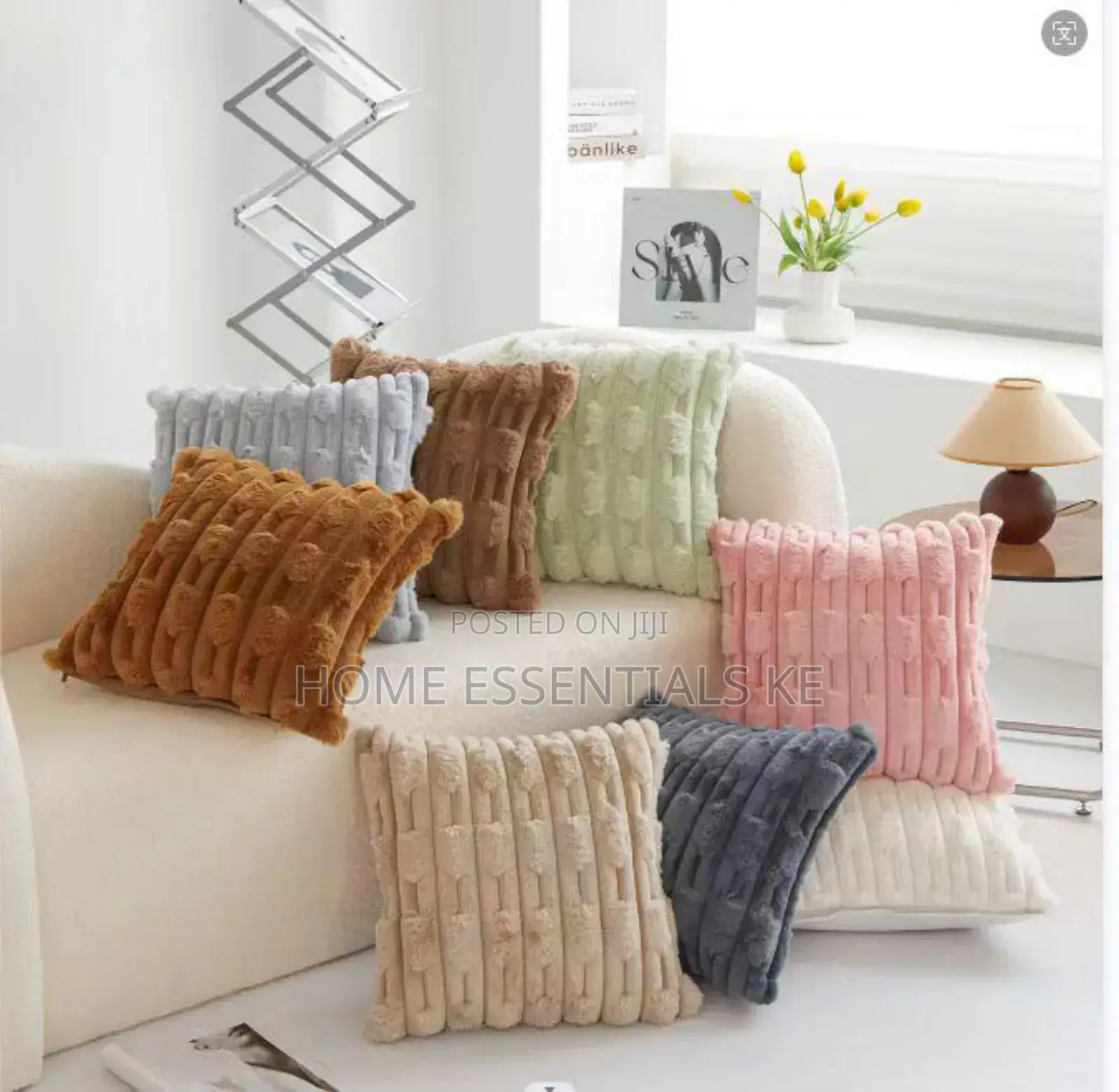 Throw Pillows
Cushion 400
Covers 550