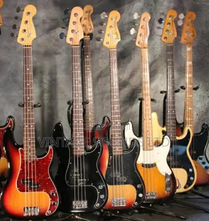 4 Strings Fender Bass Guitar