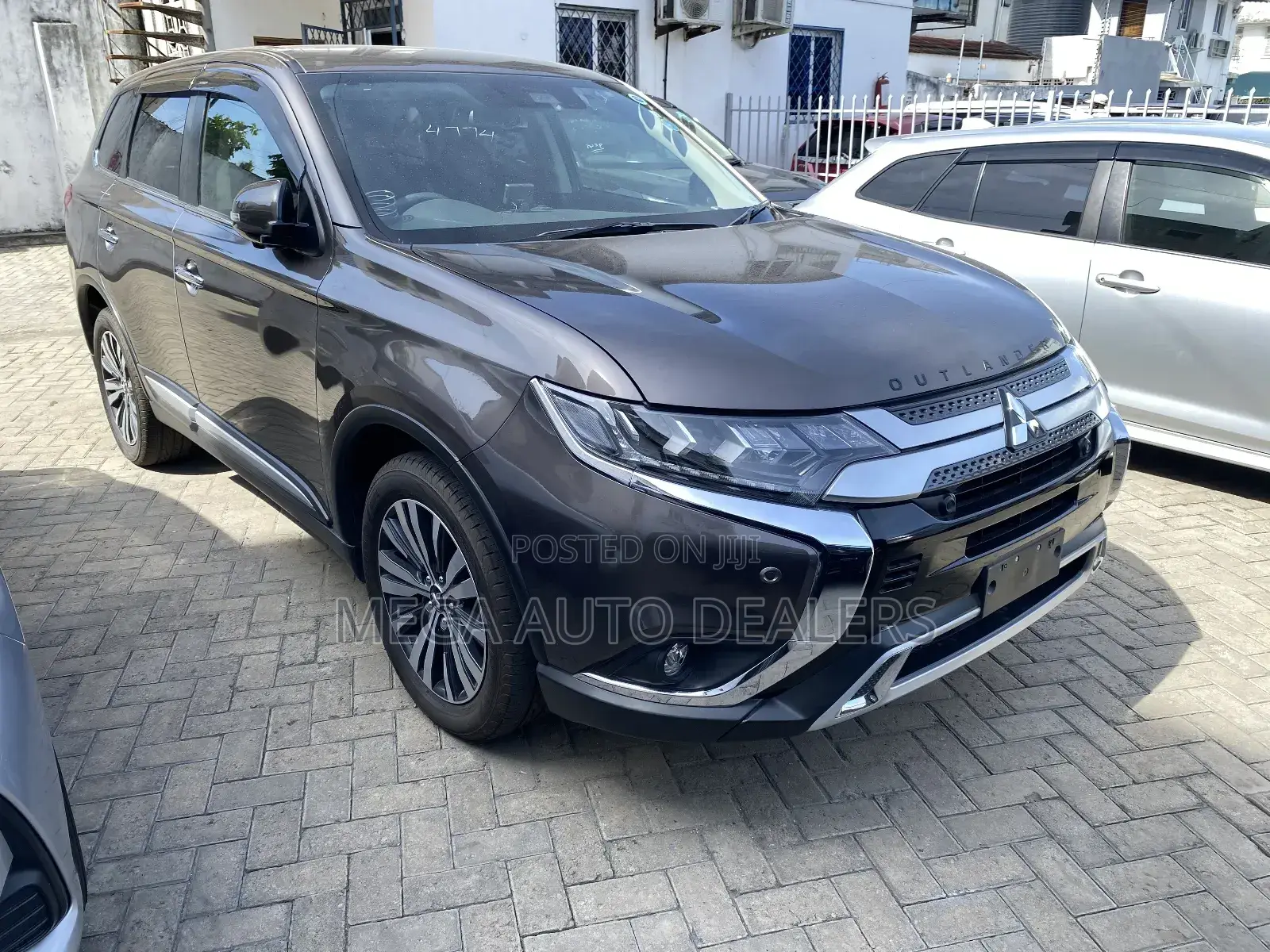 Mitsubishi Outlander 2018 Brown