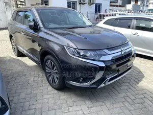Mitsubishi Outlander 2018 Brown