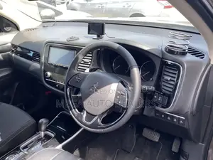 Mitsubishi Outlander 2018 Brown