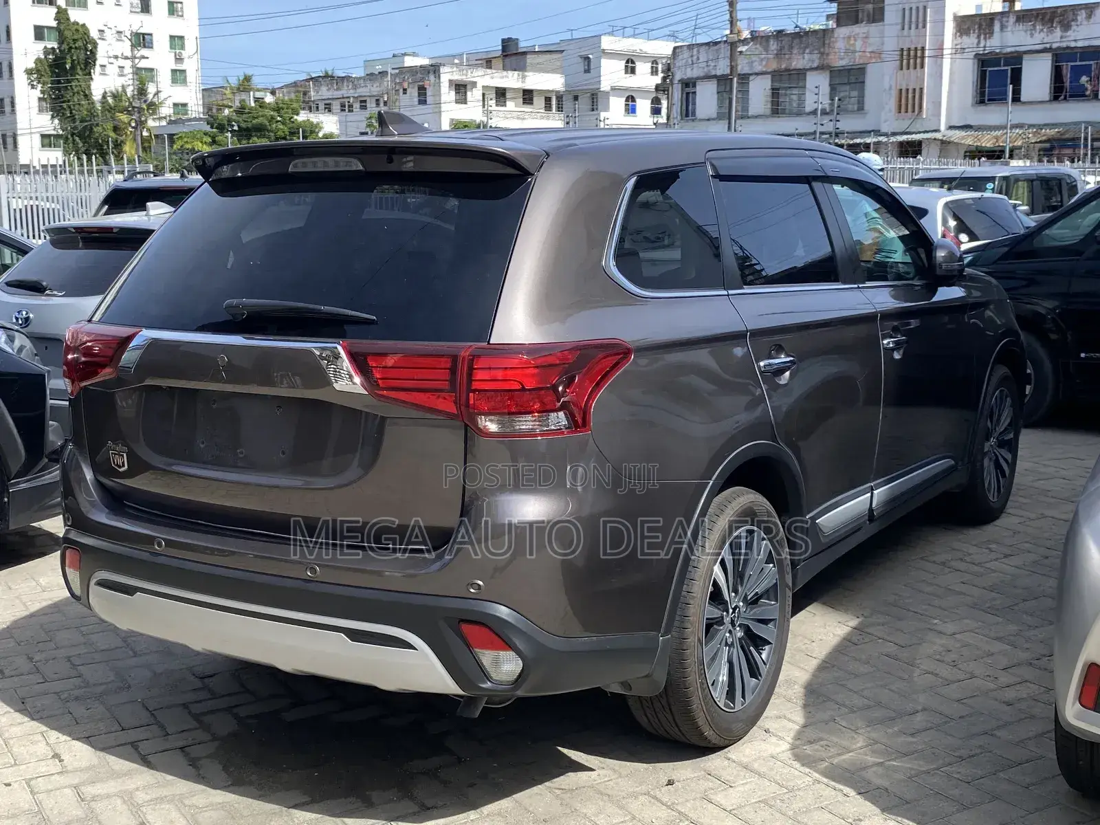 Mitsubishi Outlander 2018 Brown