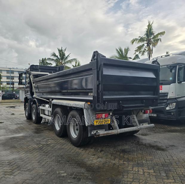 Mercedes Arocs Tipper 4 Axle - thumbnail 4