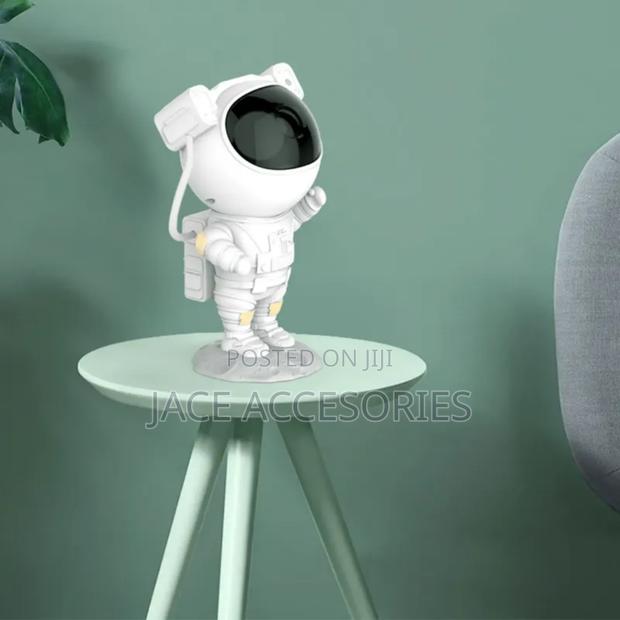 Star Projector Starry Sky Night Astronaut - thumbnail 3