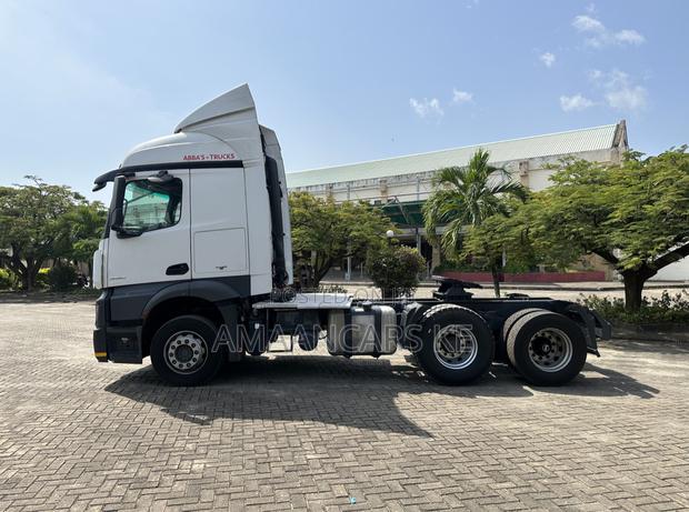 Mercedes-Benz Actros 2017 White - thumbnail 6