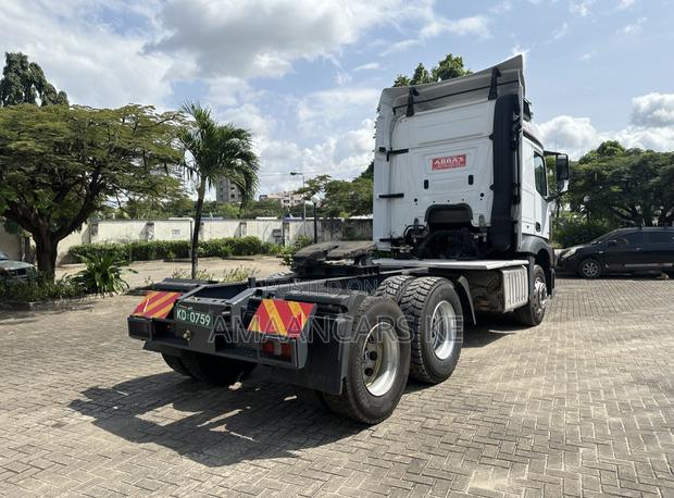 Mercedes-Benz Actros 2017 White - thumbnail 4