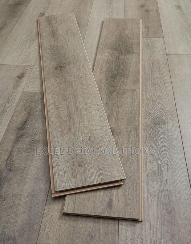 “The Floor You’Ve Been Waiting For” Laminate Flooring