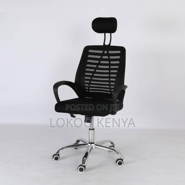 Office Chair: Adjustable Headrest Task Chair - thumbnail 2