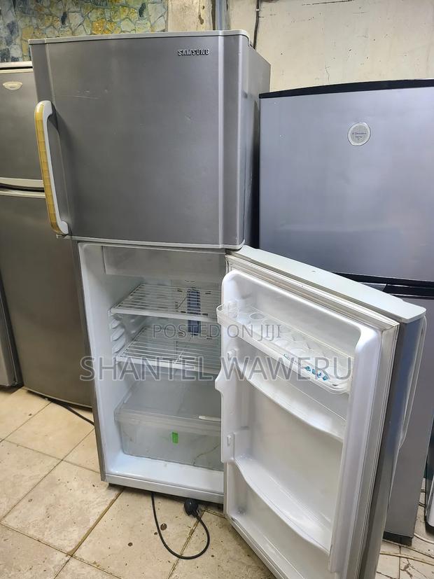 Sa Double Door Fridge _/ Samsung 288litres - thumbnail 2